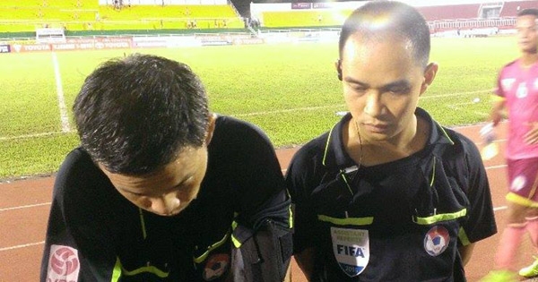 Trọng tài V-League bị tố lăng mạ cầu thủ ngay trên sân