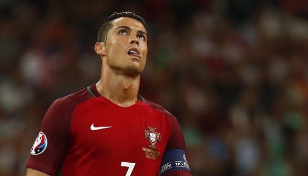 Tổng hợp những pha bỏ lỡ cơ hội của Ronaldo trước Ba Lan