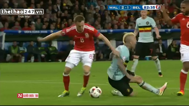 VIDEO: Tình huống ĐT Bỉ đòi penalty gây tranh cãi