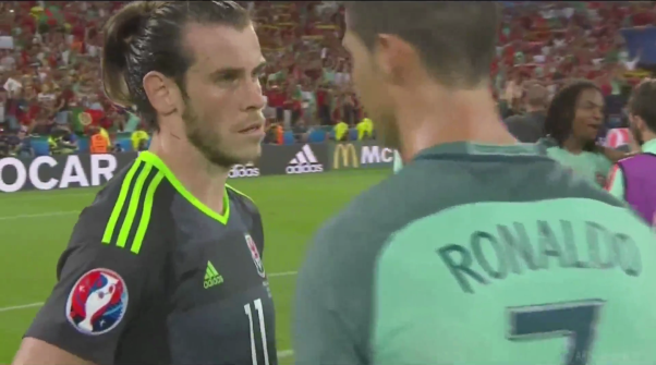 VIDEO: Ronaldo an ủi Bale sau trận đấu Bồ Đào Nha - Wales
