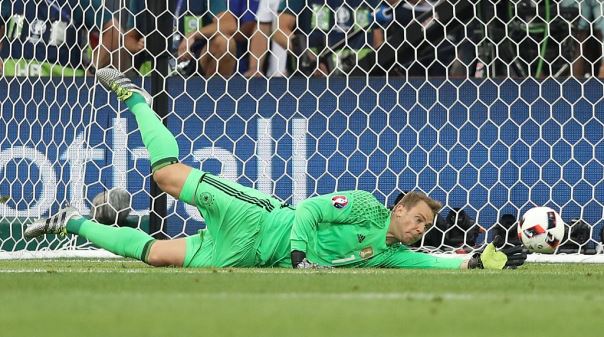 VIDEO: Neuer cứu thua sau màn phối hợp tuyệt đẹp của tuyển Pháp
