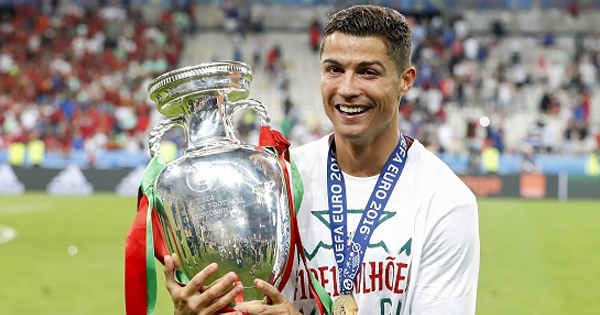 Ronaldo nhận thêm phiếu Quả bóng vàng 2016