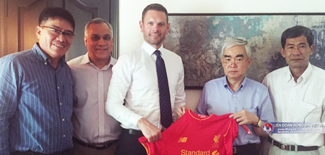 Liverpool sắp sang Việt Nam du đấu