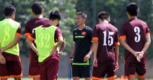 Đến Trung Quốc, U19 Việt Nam tập chung với cựu sao NHA