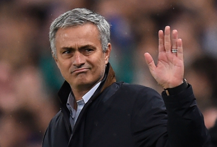 HLV Mourinho thẳng tay loại trừ một trụ cột của MU
