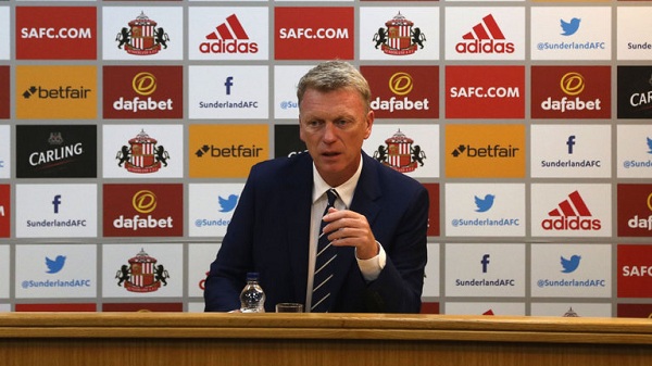 David Moyes tố bị M.U đối xử bất công