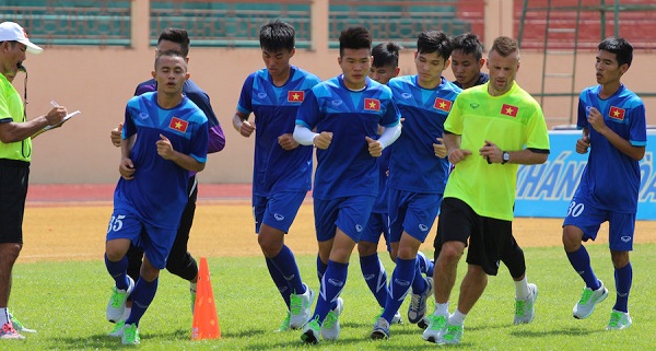 HLV U19 Việt Nam chê học trò, dành lời khen cho các chuyên gia Đức