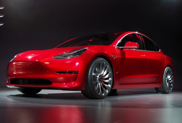 Model 3 của chiếc Tesla chính thức hoàn thành