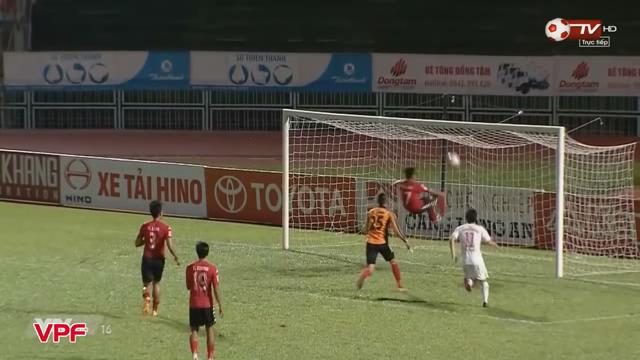 VIDEO: Pha cứu thua gây bão mạng quốc tế tại vòng 21 V-League