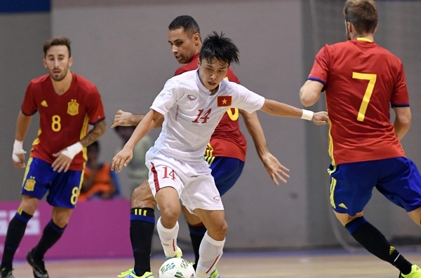 VIDEO: ĐT Futsal Việt Nam đối đầu Tây Ban Nha trước thềm World Cup 2016