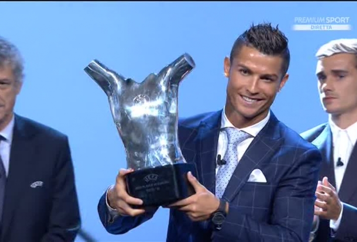 VIDEO: Ronaldo nhận giải Cầu thủ xuất sắc nhất châu Âu 2015/16