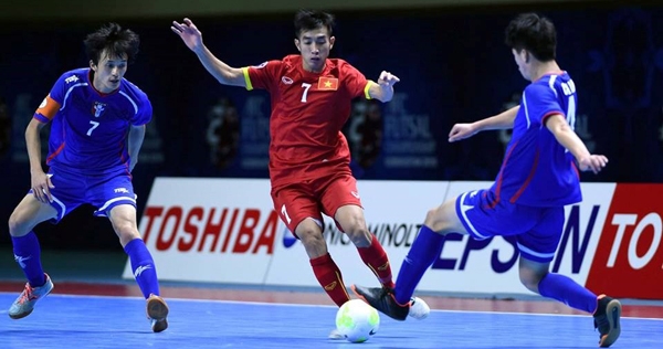 Điểm tin trưa 27/8: Futsal VN nhận thất bại; Sao trẻ chính thức rời MU