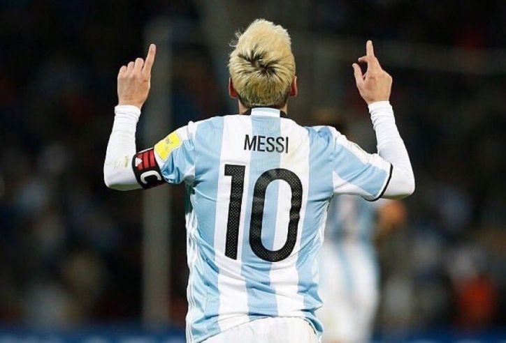 VIDEO: Messi sắm vai người hùng trong lần tái xuất ĐT Argentina