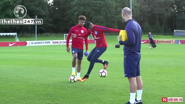 VIDEO: Rashford phô diễn kỹ thuật trên sân tập U21 Anh