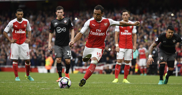 Cazorla ghi bàn phút cuối, Arsenal ngược dòng đánh bại Southampton