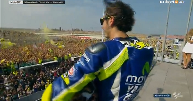 Rossi có màn ăn mừng không tưởng tại San Marino GP