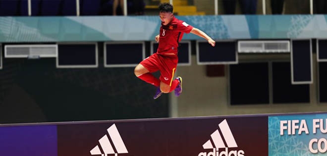 FIFA chọn Minh Trí là khoảnh khắc ấn tượng của Futsal W.C 2016