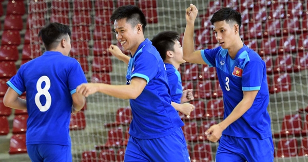 ĐT Futsal Việt Nam ôn lại bài vở, Bảo Quân và Xuân Du ở chế độ chờ