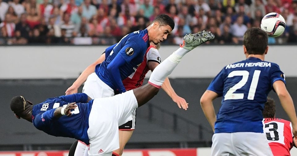 CĐV MU phát điên vì quyết định ‘kỳ dị’ của Mourinho trận gặp Feyenoord