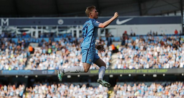 VIDEO: De Bruyne sút phạt mở tỷ số cho Man City - phút 15