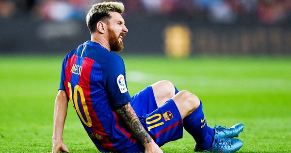 Messi chấn thương, có thể lỡ trận gặp Man City
