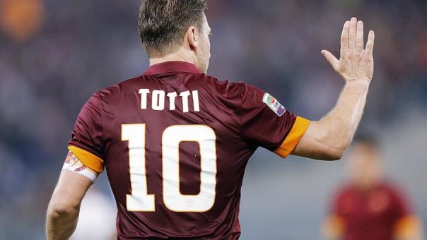 VIDEO: Cú hattrick kiến tạo đẳng cấp của Francesco Totti ở tuổi 40