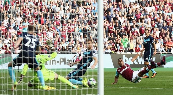 VIDEO: Dimitri Payet solo ghi bàn ngoạn mục vào lưới Middlesbrough