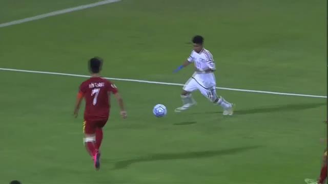 VIDEO: Chiếc thẻ đỏ gây tranh cãi của Trọng Đại trước U19 UAE
