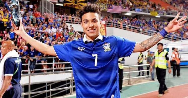 HLV Kiatisak giải thích lý do gọi bổ sung ‘Ronaldo Thái Lan’