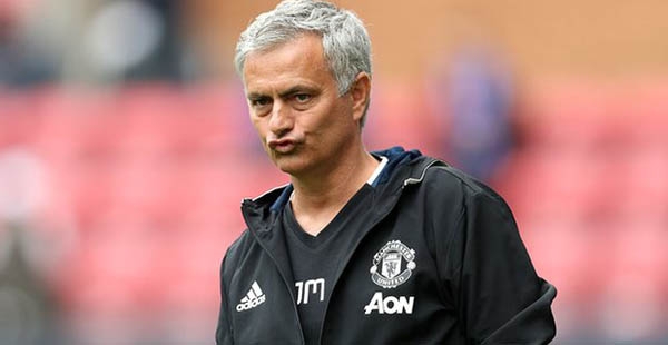 Chuyển nhượng chiều 27/10: Đã có người muốn thay Mourinho