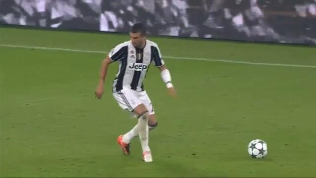 VIDEO: Pha lừa bóng ảo diệu của sao Juve