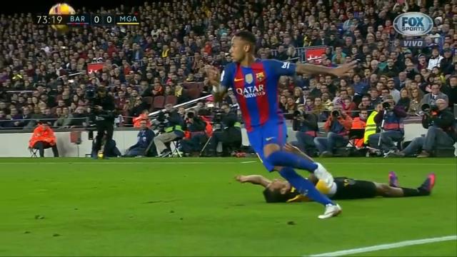 VIDEO: Pha qua người cực đỉnh của Neymar vs Malaga