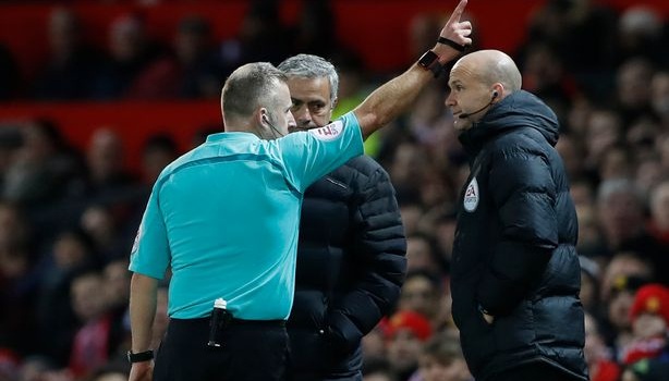 Tin bóng đá Anh 29/11: Mourinho chính thức nhận án phạt, Arsenal nhận đề nghị cực khủng cho Sanchez