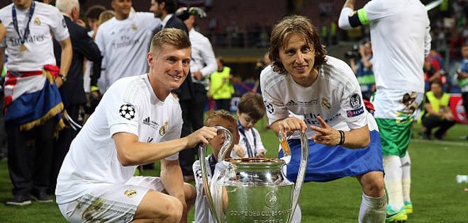 Toni Kroos chọn hai cầu thủ Real Madrid vào đội tuyển Đức