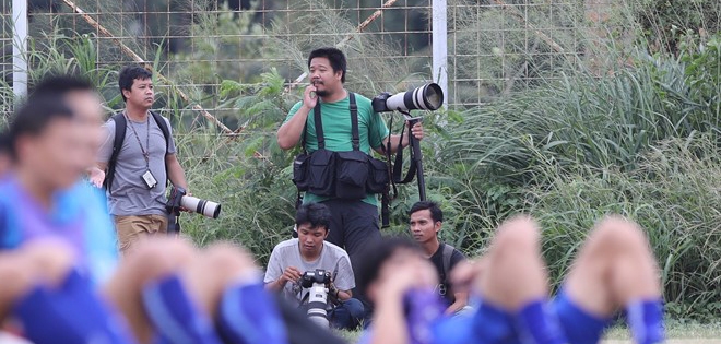 Phóng viên Indonesia khiến HLV Hữu Thắng cảm thấy khó chịu