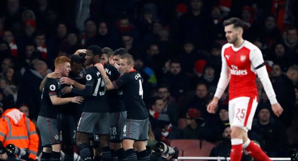 Video bàn thắng: Arsenal 0-2 Southampton (Tứ kết Cúp Liên đoàn Anh)