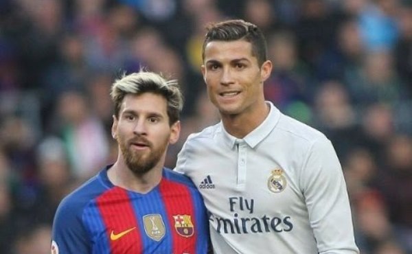VIDEO: Hình ảnh thân thiết của Messi và Ronaldo trong trận El Clasico