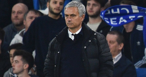 HLV Mourinho chỉ ra nguyên nhân MU thua xa Chelsea