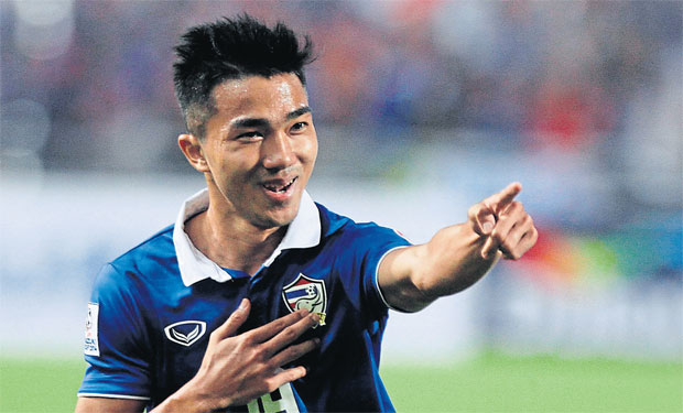 Messi Thái Lan chính thức trở thành hậu bối của Công Vinh tại J-League