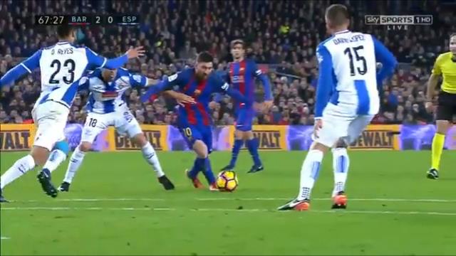 VIDEO: Xem Suarez 'ăn ké' pha solo siêu đẳng của Messi vs Espanyol