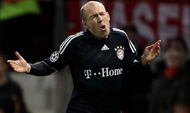 MU cay đắng rời Champions League vì cú vô-lê của Robben