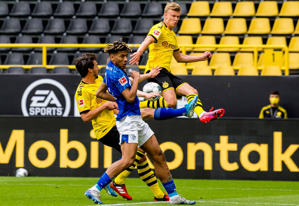 Haaland tỏa sáng, Dortmund trở lại Bundesliga đầy ấn tượng