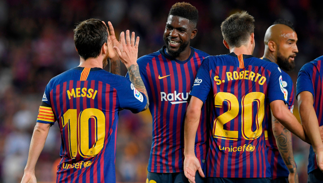 Học Messi, sao Barca bỏ tập trung, trốn khám Covid-19