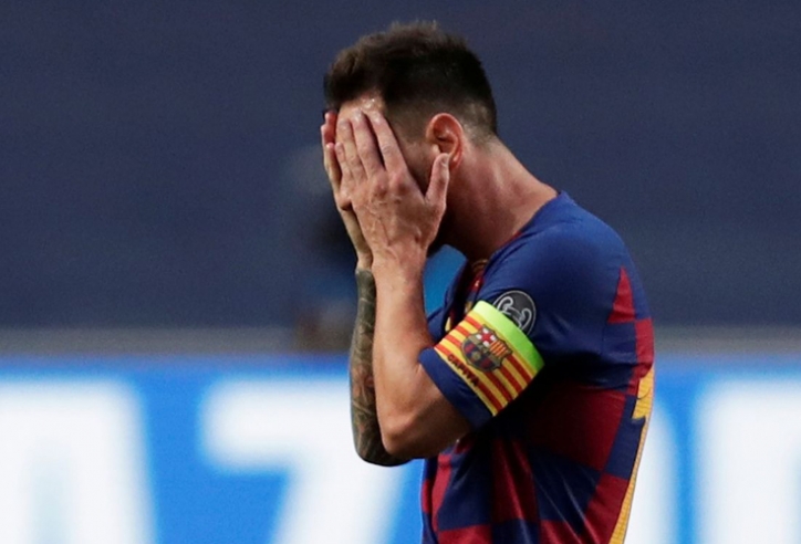 Messi: 'Vợ con òa khóc khi nghe tôi thông báo rời Barca'