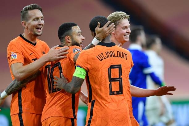 Hạ Bosnia, Hà Lan tràn trề cơ hội vượt qua vòng bảng
