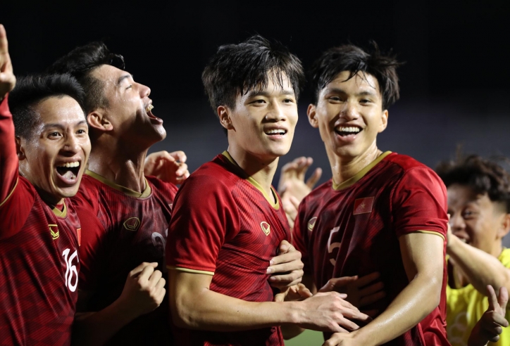 'Việt Nam nên cử đội trẻ đá AFF Cup'