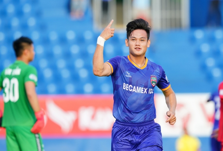 VIDEO: Sao U23 Việt Nam là hậu vệ ghi bàn số 1 V-League sau 11 vòng đấu