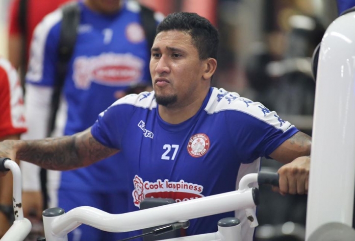 Bộ đôi tuyển thủ Costa Rica ra mắt đồng đội tại TP HCM