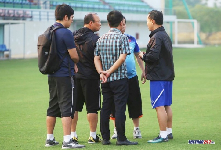 HLV Park Hang Seo bất ngờ chọn 2 đội trưởng cho U22 Việt Nam