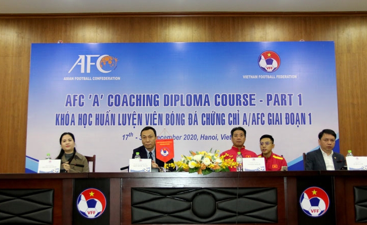 VIDEO: Khai giảng khóa học chứng chỉ A bằng HLV của AFC tại Việt Nam